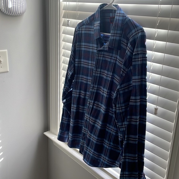 Mens UnTuckit plaid shirt. - Picture 2 of 3